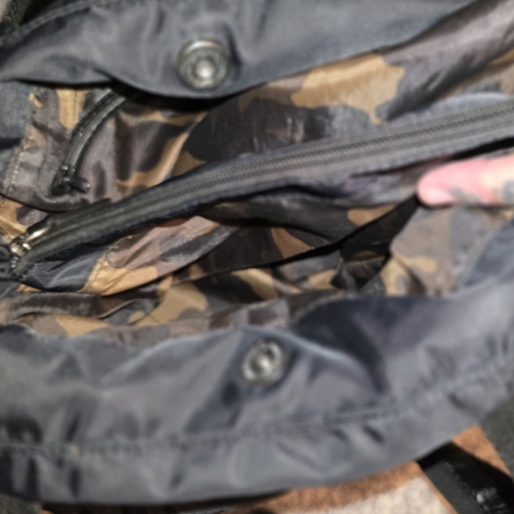 Tyler Rodan 5pc Set With ☆2 Satchel Purses, ☆Umbrella, ☆2 Key Rings - Picture 3 of 16